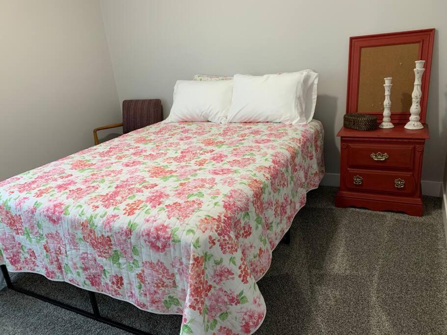Rooms With A Mountain View Pleasant Grove Екстериор снимка